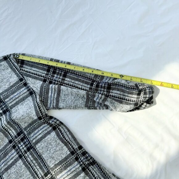 Colori Women’s Sweater Grey And Blue Plaid 3/4 Sleeves Size Small (27” Waist) - Picture 4 of 11